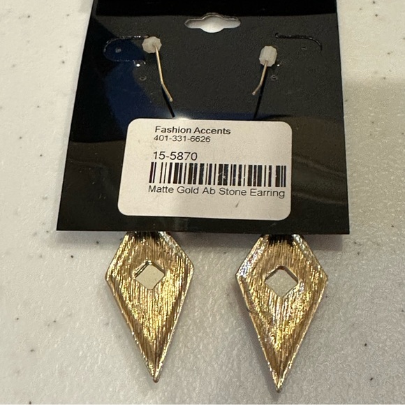 NWT Fashion Accents Earrings matte gold tone w/ Aurora Borealis Crystal dangles - Picture 8 of 8